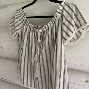 Heartloom Short Sleeve Peasant Top - Size S